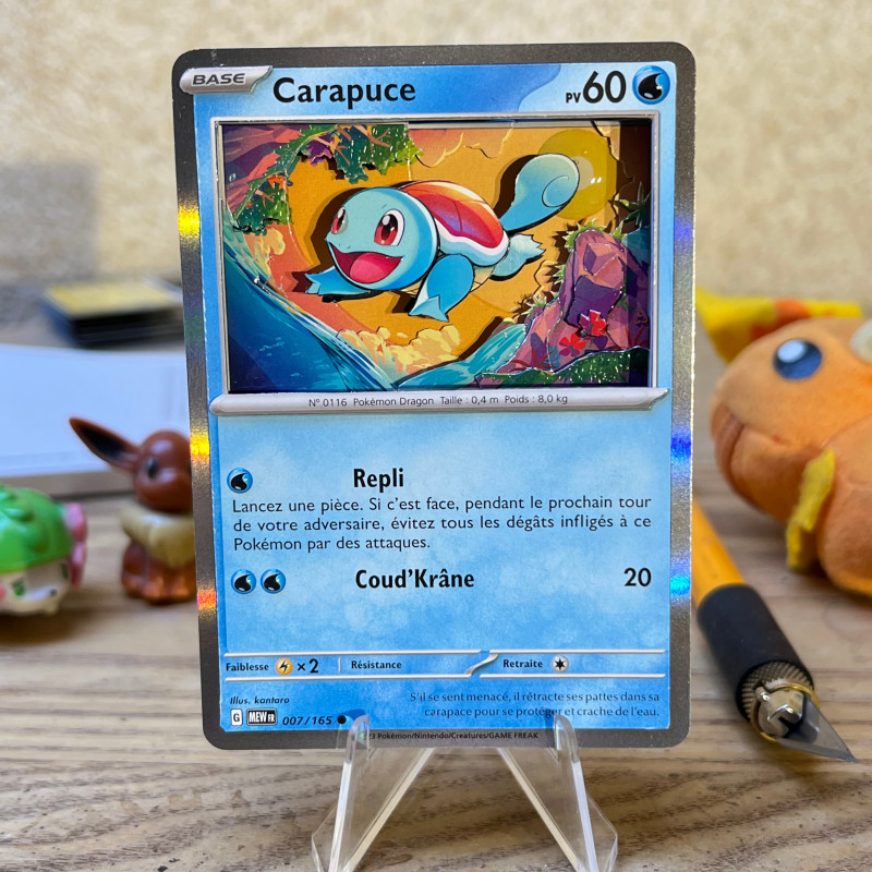 Carte Pokémon Carapuce 3D, vue de face montrant la profondeur des couches